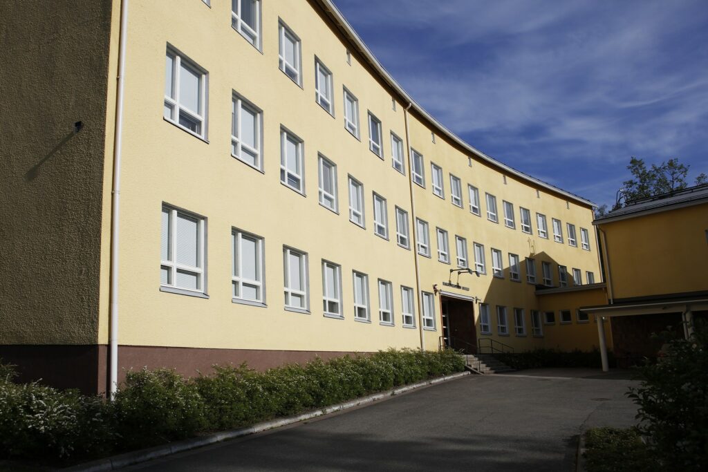 Harjunrinne school building