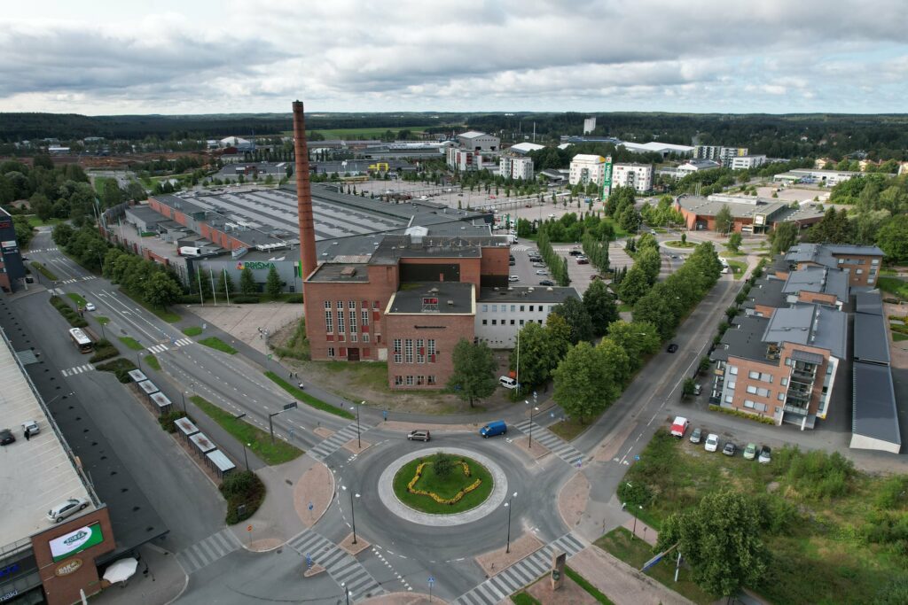 Ilmakuva rautatieaseman kiertoliittymästä