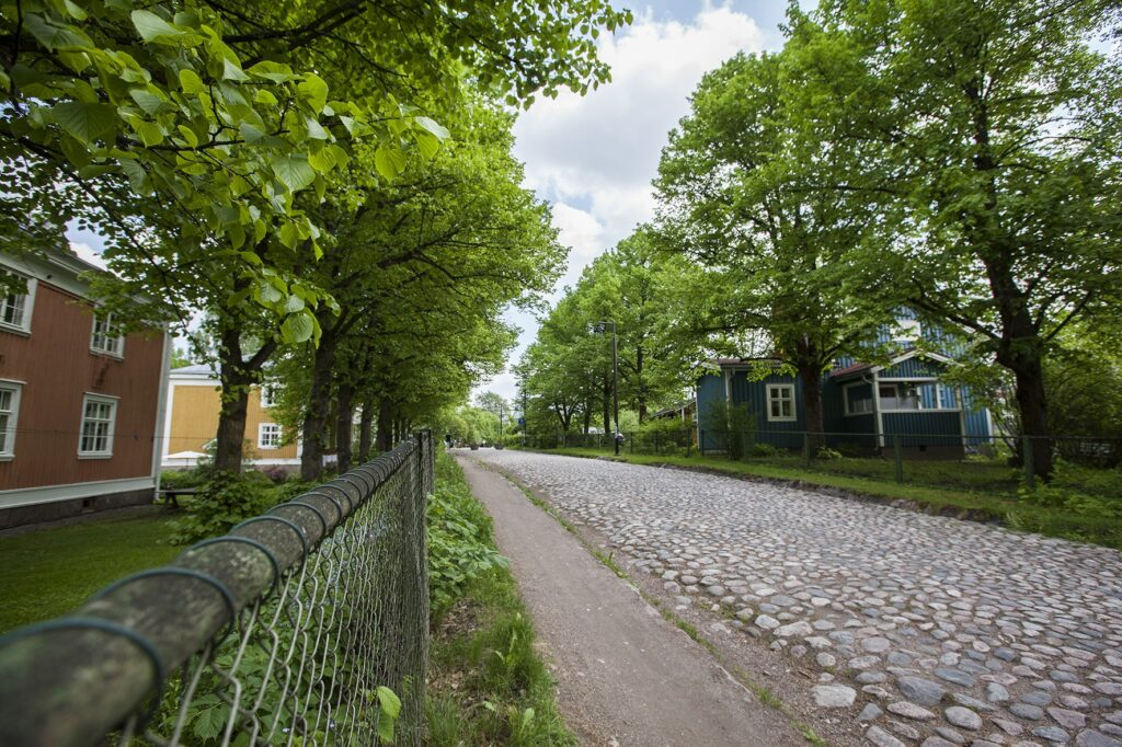 Utsikt från Riihimäki järnvägspark och huvudvägen