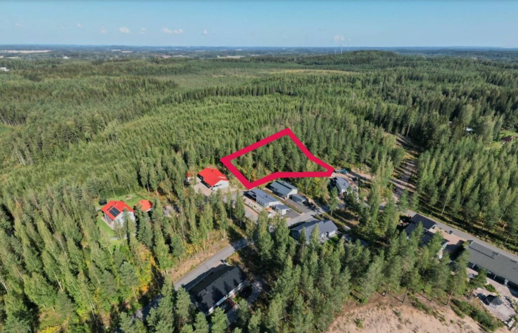 Ilmakuva Metsäkorven alueelta,. Kuvaan punailsella merkitty myytävien tonttien paikka,