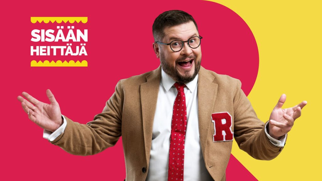 Janne Kataja yllään ruskea pikkutakki jossa rinnassa iso punainen R. Tausta punakeltainen ja yläreunassa teksti Sisäänheittäjä.