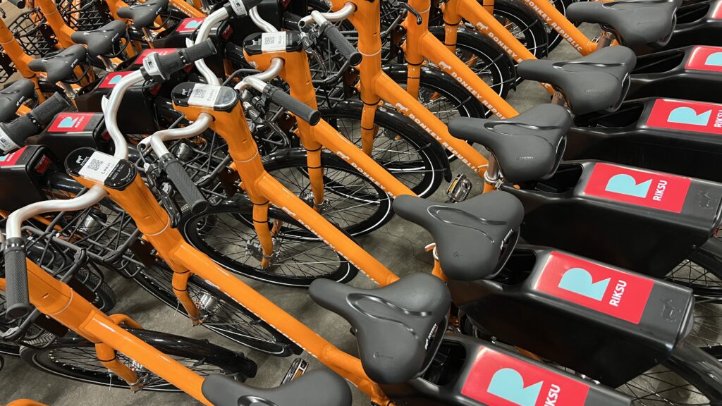 A picture of city bikes in a row