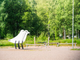 The park has versatile functions such as a bird-shaped exercise machine