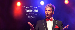 Kuvassa on taikuri Kim Wist.