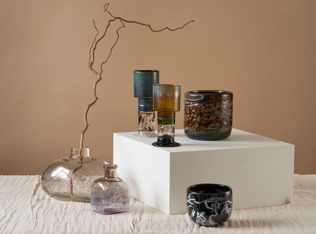Glass and ceramics designed by Kaj Franck in the making.
