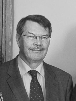 Mustavalkokuva Riihimäen entisestä kaupunginjohtajasta