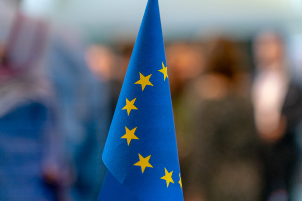 Pieni EU:n lippu.